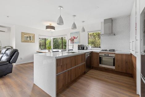 Photo of property in 16 Monkton Close, Greenhithe, Auckland, 0632