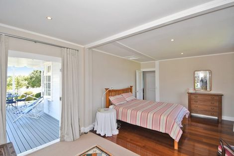 Photo of property in 1 Penguin Street, Leigh, 0985