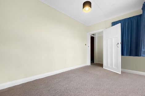 Photo of property in 8 Rixon Grove, Mount Victoria, Wellington, 6011