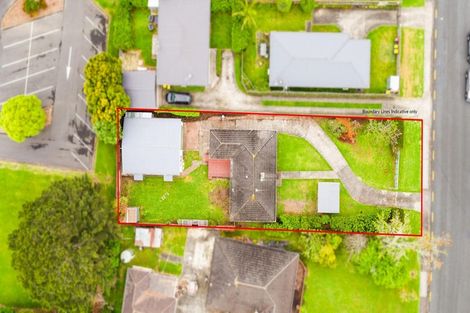 Photo of property in 43 Neil Avenue, Te Atatu Peninsula, Auckland, 0610