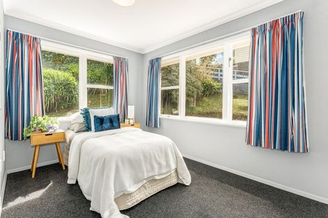 Photo of property in 13 Tainui Terrace, Tawa, Wellington, 5028