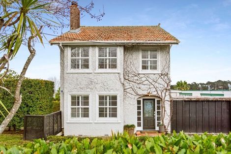 Photo of property in 50 Palmerston Road, Birkenhead, Auckland, 0626