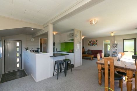 Photo of property in 318 Manutahi Road, Lepperton, New Plymouth, 4372