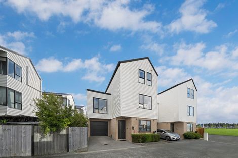 Photo of property in 4 Manahau Lane, Flat Bush, Auckland, 2019