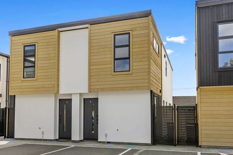 Photo of property in 8/489 Riverside Drive, Fairfield, Lower Hutt, 5011