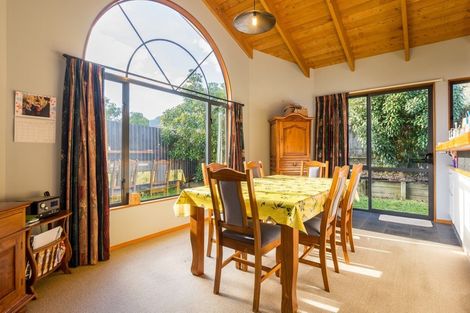 Photo of property in 14 Admiralty Place, Waikawa, Picton, 7220