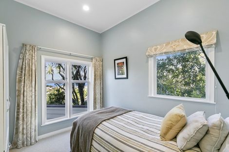 Photo of property in 22 Fairview Crescent, Kelburn, Wellington, 6012