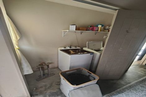 Photo of property in 162 Queens Drive, Lyall Bay, Wellington, 6022