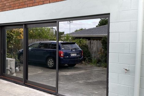 Photo of property in 2/3 Charmaine Road, Torbay, Auckland, 0630