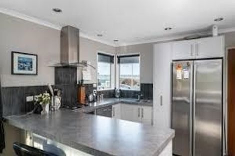 Photo of property in 7 Reeves Road, Acacia Bay, Taupo, 3330