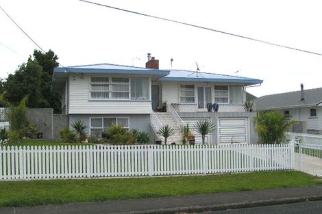 Photo of property in 2/2 Spencer Terrace, Hauraki, Auckland, 0622