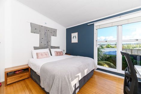 Photo of property in 1/48 Bond Crescent, Forrest Hill, Auckland, 0620