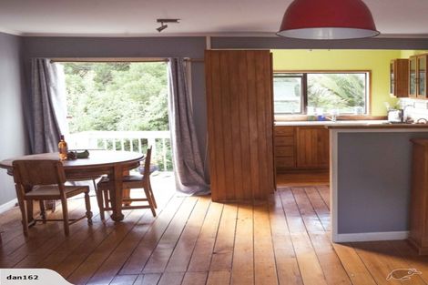 Photo of property in 21 Rauhuia Crescent, Parau, Auckland, 0604