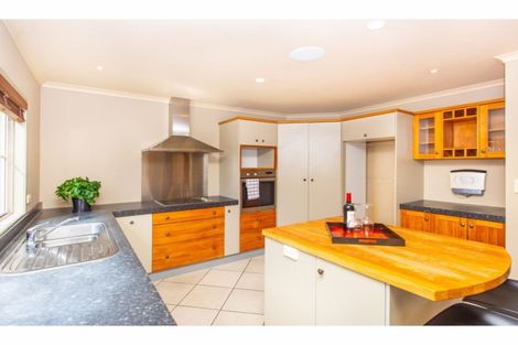 Photo of property in 18 Roderick Place, Rototuna, Hamilton, 3210