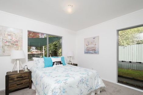 Photo of property in 76 Birdwood Road, Swanson, Auckland, 0612