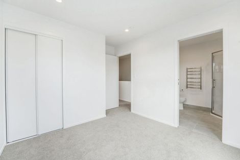 Photo of property in 2/11 Paramu Avenue, Birkdale, Auckland, 0626