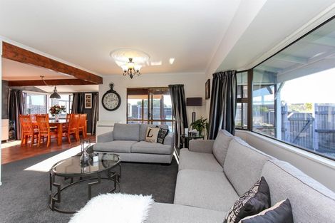 Photo of property in 13 Poplar Grove, Whalers Gate, New Plymouth, 4310