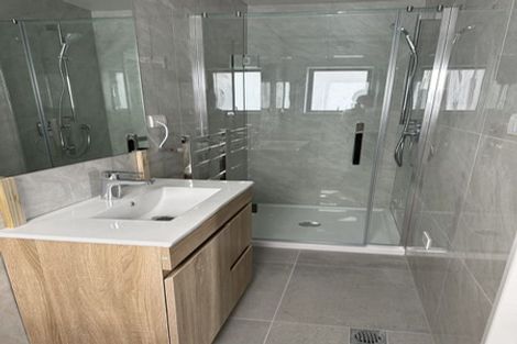 Photo of property in 113e Sycamore Drive, Sunnynook, Auckland, 0620