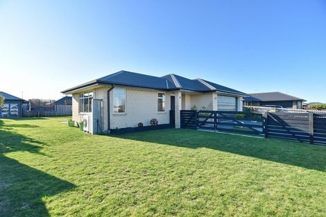 Photo of property in 10 Wairepo Close, Rangiora, 7400