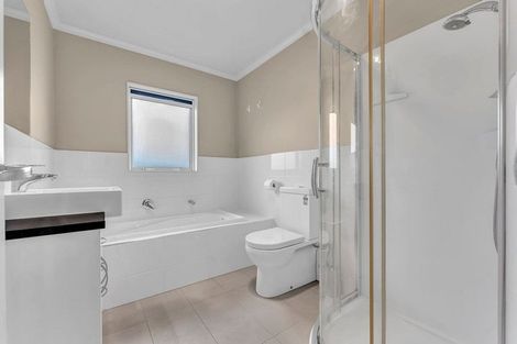 Photo of property in 1 Nirmal Place, Sunnyvale, Auckland, 0612
