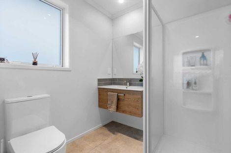 Photo of property in 10 Pioneer Crescent, Omokoroa, 3114