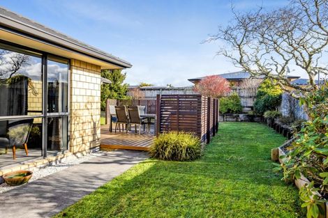 Photo of property in 21 Montague Grove, Stratford, 4332