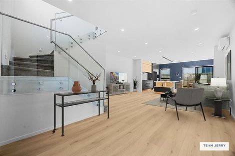 Photo of property in 339b Bucklands Beach Road, Bucklands Beach, Auckland, 2012