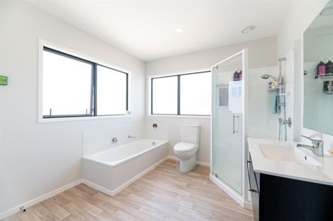 Photo of property in 57a Hepburn Road, Glendene, Auckland, 0602