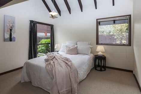 Photo of property in 31 Juniper Place, Burnside, Christchurch, 8053