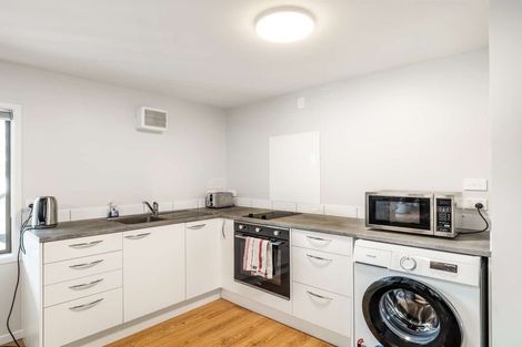 Photo of property in 10 Glen Vista Place, Bayview, Auckland, 0629