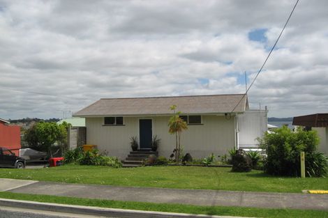 Photo of property in 38 De Luen Avenue, Tindalls Beach, Whangaparaoa, 0930