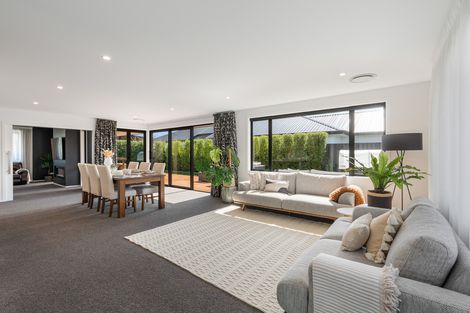 Photo of property in 211 Wingatui Road, Mosgiel, 9024