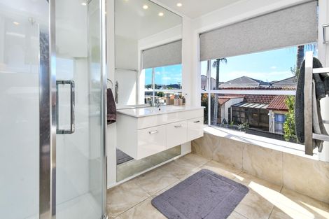 Photo of property in 6 Oakland Avenue, Papatoetoe, Auckland, 2025