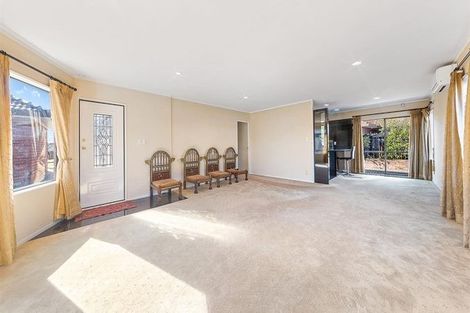 Photo of property in 1 Waylen Place, Burswood, Auckland, 2013