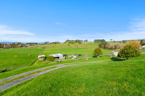 Photo of property in 141 Karioitahi Road, Waiuku, 2683