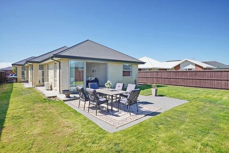 Photo of property in 19 Brockelbank Drive, Kaiapoi, 7630