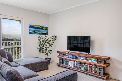 Photo of property in 1/12 Kenef Road, Paremata, Porirua, 5024