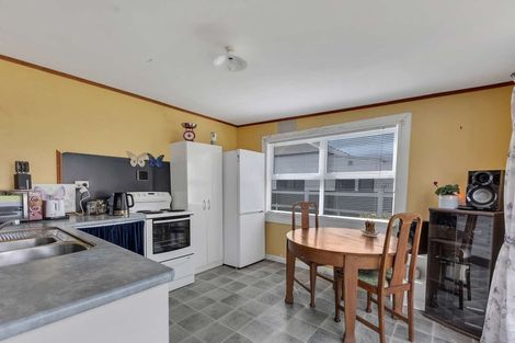 Photo of property in 13 Maire Street, Inglewood, 4330