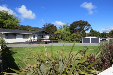 Photo of property in 30 Driving Creek Road, Coromandel, 3506