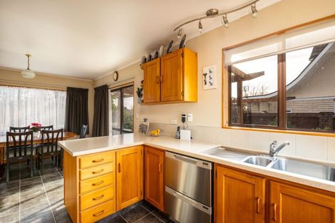 Photo of property in 10 Ruskin Place, Westown, New Plymouth, 4310