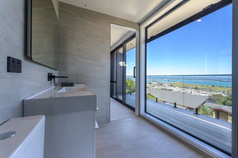 Photo of property in 24 Commodore Place, Britannia Heights, Nelson, 7010