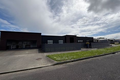 Photo of property in 5 Coutts Way, Fitzherbert, Palmerston North, 4410