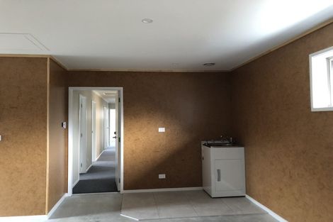 Photo of property in 15 Barry Curtis Place, Levin, 5510