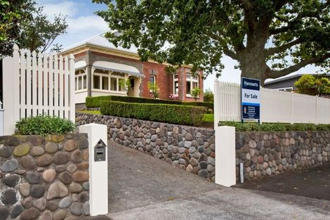 Photo of property in 25 Barrett Street, Westown, New Plymouth, 4310
