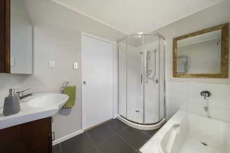 Photo of property in 19 Robert Allan Way, Pakuranga Heights, Auckland, 2010