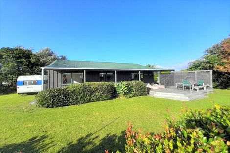 Photo of property in 106 Titoki Place, Matarangi, Whitianga, 3592