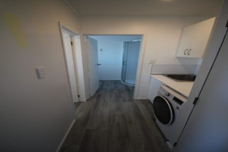 Photo of property in 14b Bayswater Place, Newlands, Wellington, 6037