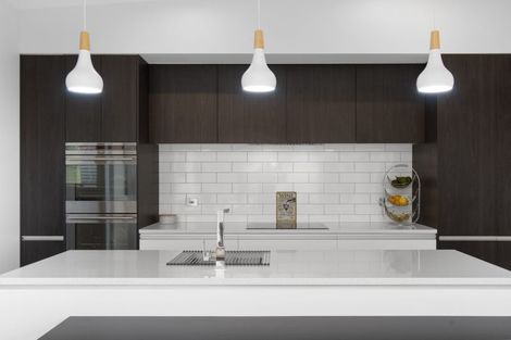 Photo of property in 33 Oceana Drive, Welcome Bay, Tauranga, 3175