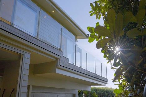 Photo of property in 42 Waitea Road, Muriwai, Waimauku, 0881