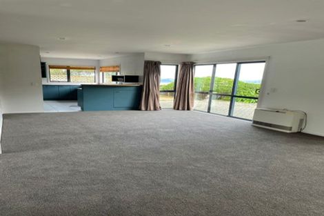 Photo of property in 8 Forbes Lane, Newlands, Wellington, 6037